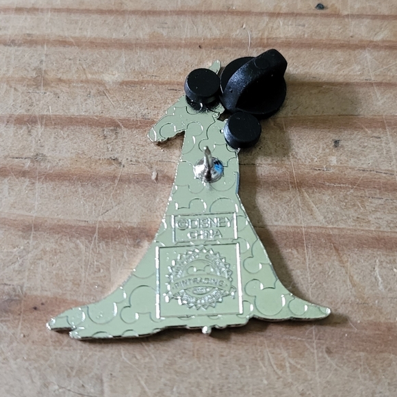 Maleficent Disney Pin - Picture 2 of 2